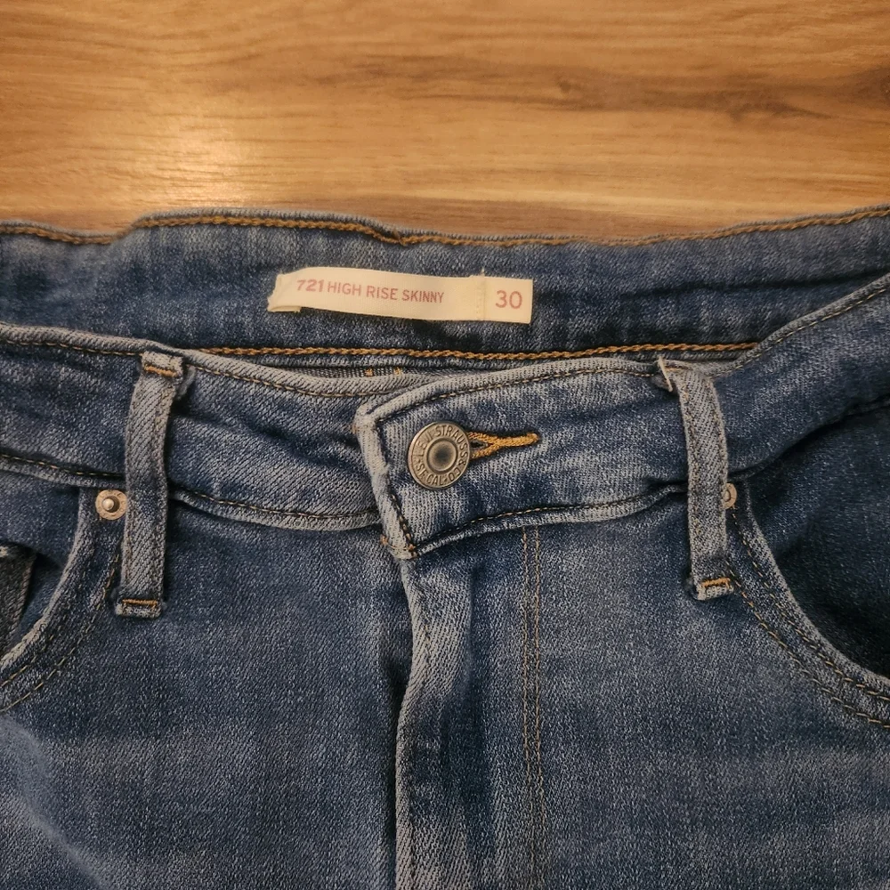 Levi's High Rise Skinny - Picture 3 of 6